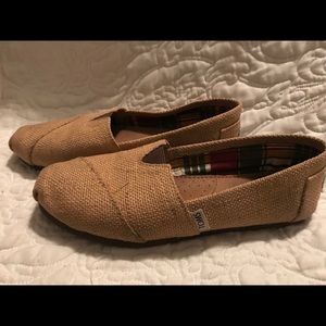Toms burlap